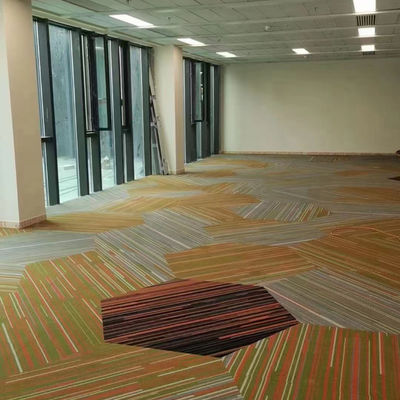 Commercial Room Plush Printed Luxury Carpet Piastrelle 50x50 60.96x60.96 Piastrelle Hotel Carpet