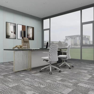 Spessore totale 6±1 mm 100% Nylon 50x50 Piastrelle per tappeti per ufficio Ambiente commerciale