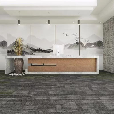 Piastrelle per tappeti per ufficio realizzate a macchina 50x50 cm Soluzione quadrata per pavimenti per uffici