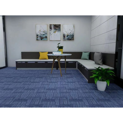 Modello di puzzle in stile semplice Piastrelle di tappeto rimovibili di lusso 50x50 per ufficio modulare