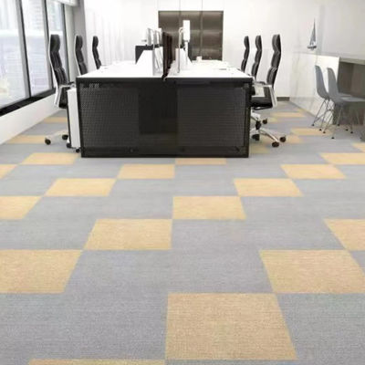 Tappeto modulare per ufficio piastrelle di tappeto rimovibili di lusso 50x50 con pila a ciclo semplice