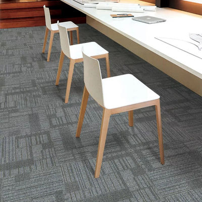 Moderno stile 50x50 quadrato PE tappeti di ufficio di sostegno per uffici commerciali occupati