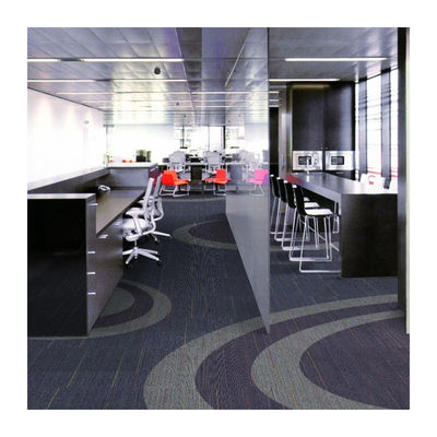 50x50cm Quadrati Ufficio lusso 100% Pp Piastrelle di tappeto stile moderno altezza pila 4mm tappeto